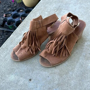 Qupid Brown Bootie Size 8